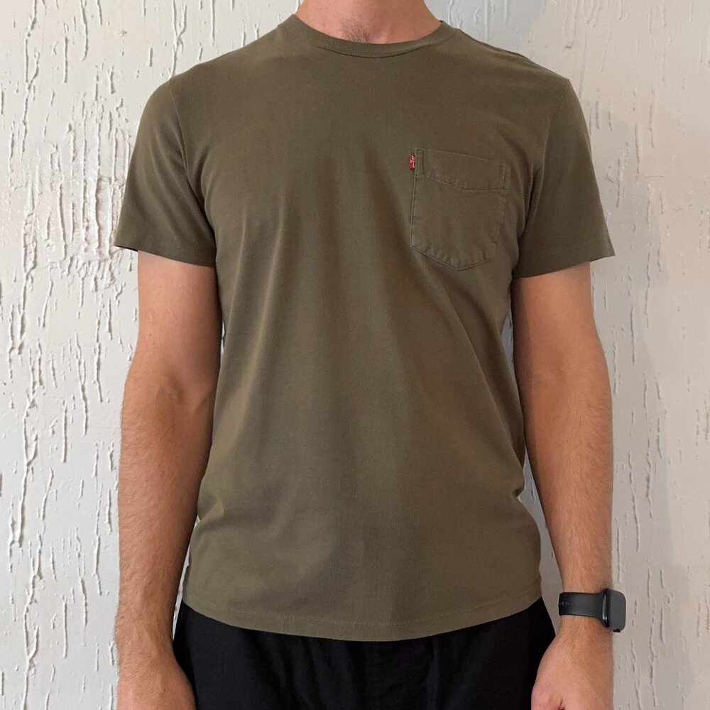 Levi's Men's Supima Cotton Pocket Tee Medium Olive